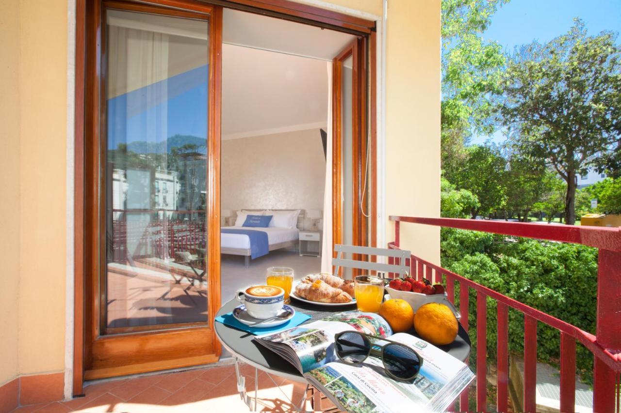 سورينتو Torna A Surriento Suites المظهر الخارجي الصورة